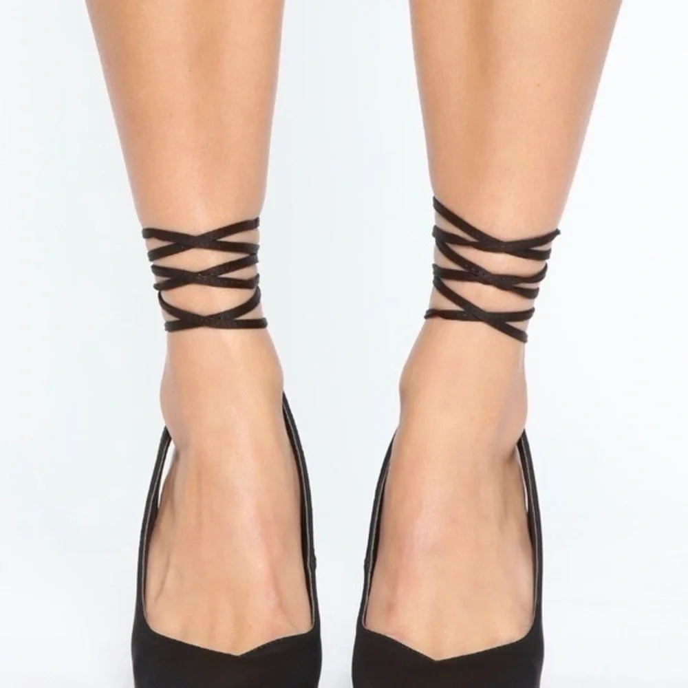 FASHION NOVA BLACK WRAP AROUND PUMPS❗️ - Picture 2 of 4